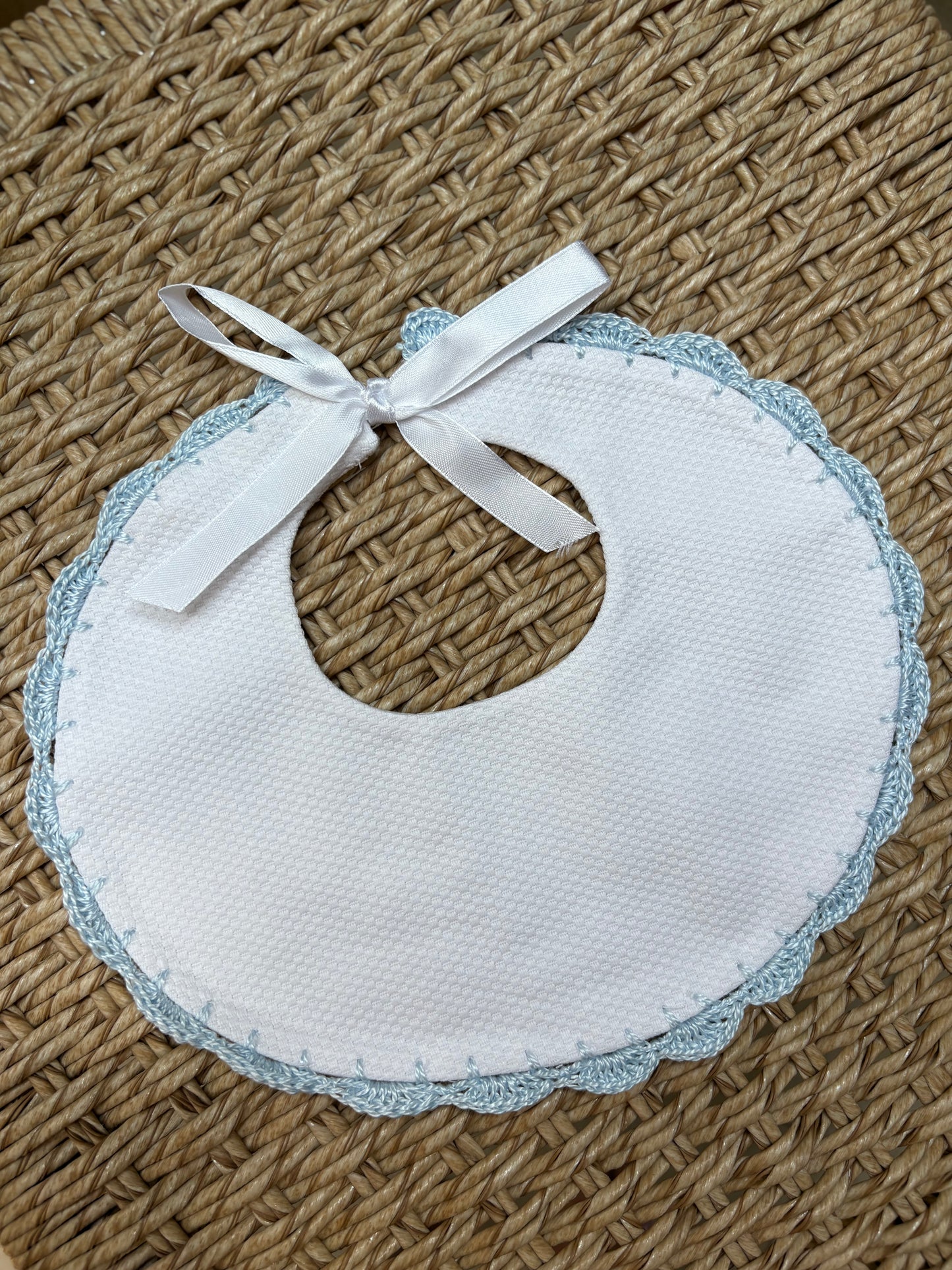 PIQUÉ WHITE / BLUE BIB