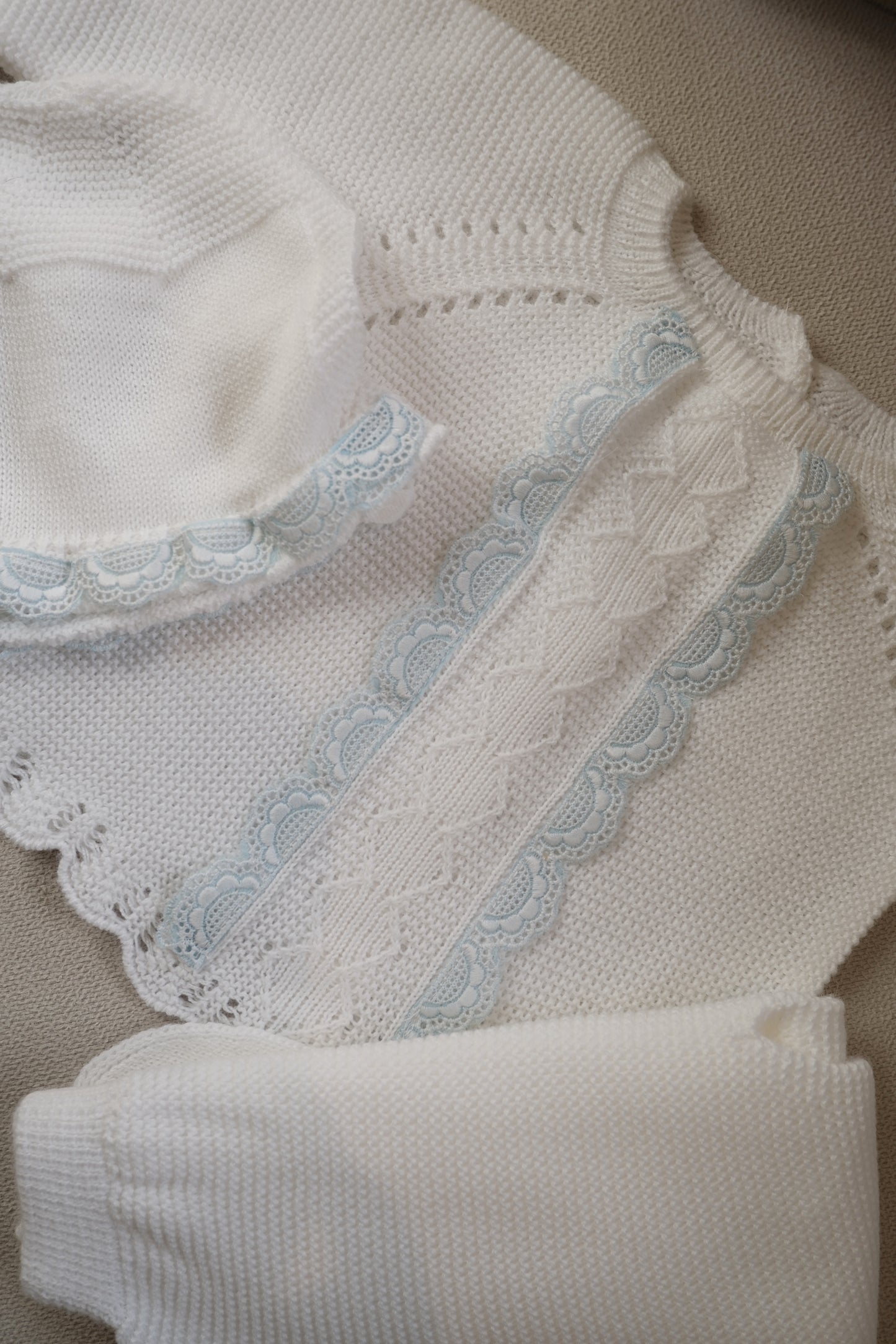 LACE OF LOVE WHITE / BLUE