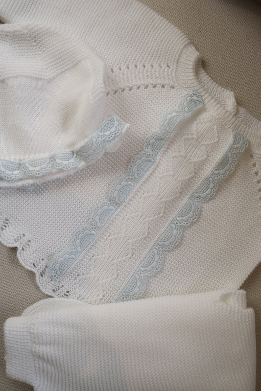 LACE OF LOVE WHITE / BLUE